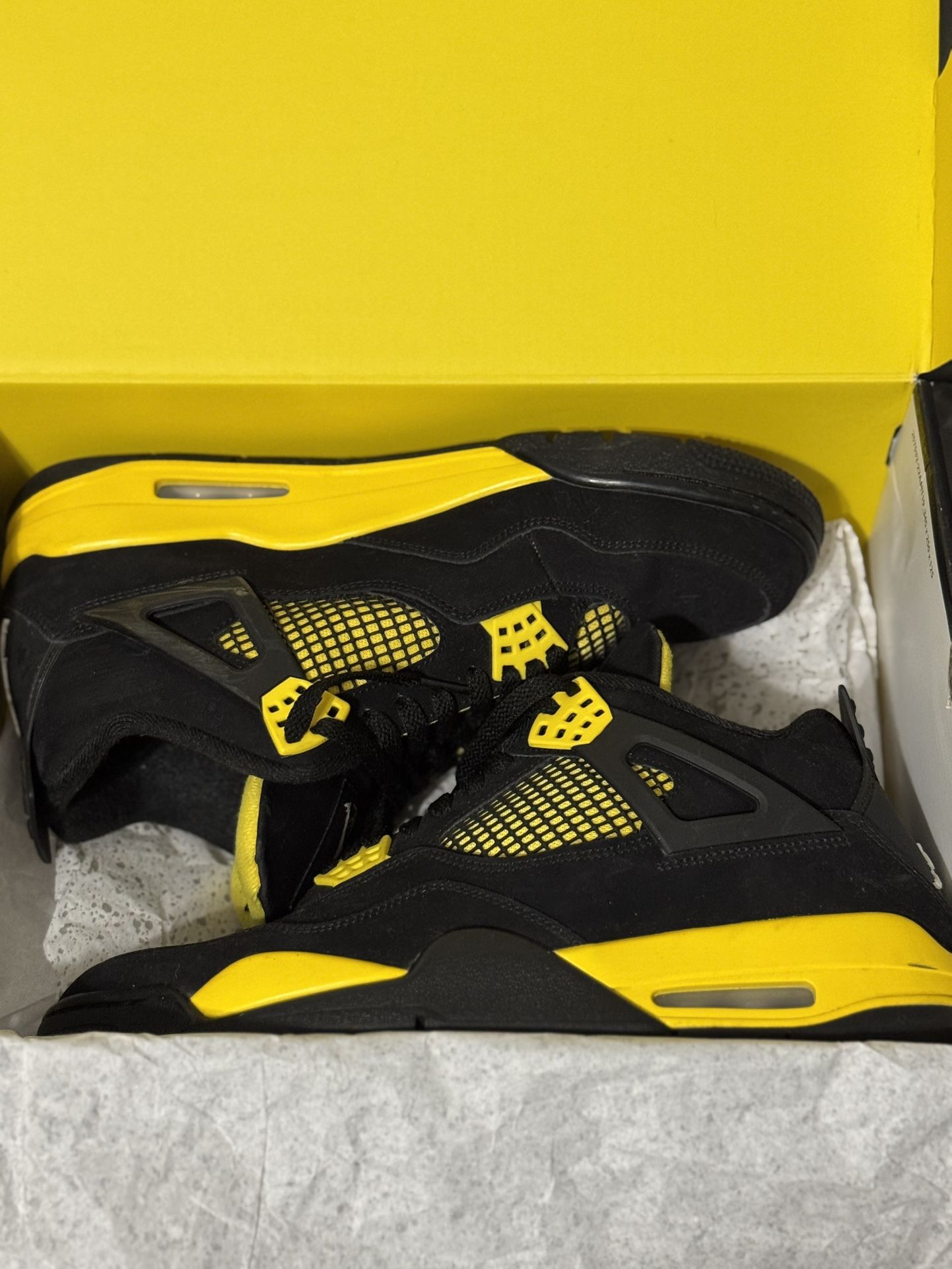 Jordan 4 Thunder