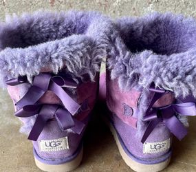 UGG, Kids Size 3 Adult Size 5 For $15
