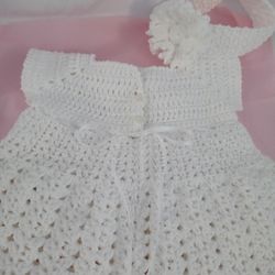 Baby girl dress and headband set, hand crafted,made with cotton yarn, new, good for the Summer, fits 6-12months,$30.00set.