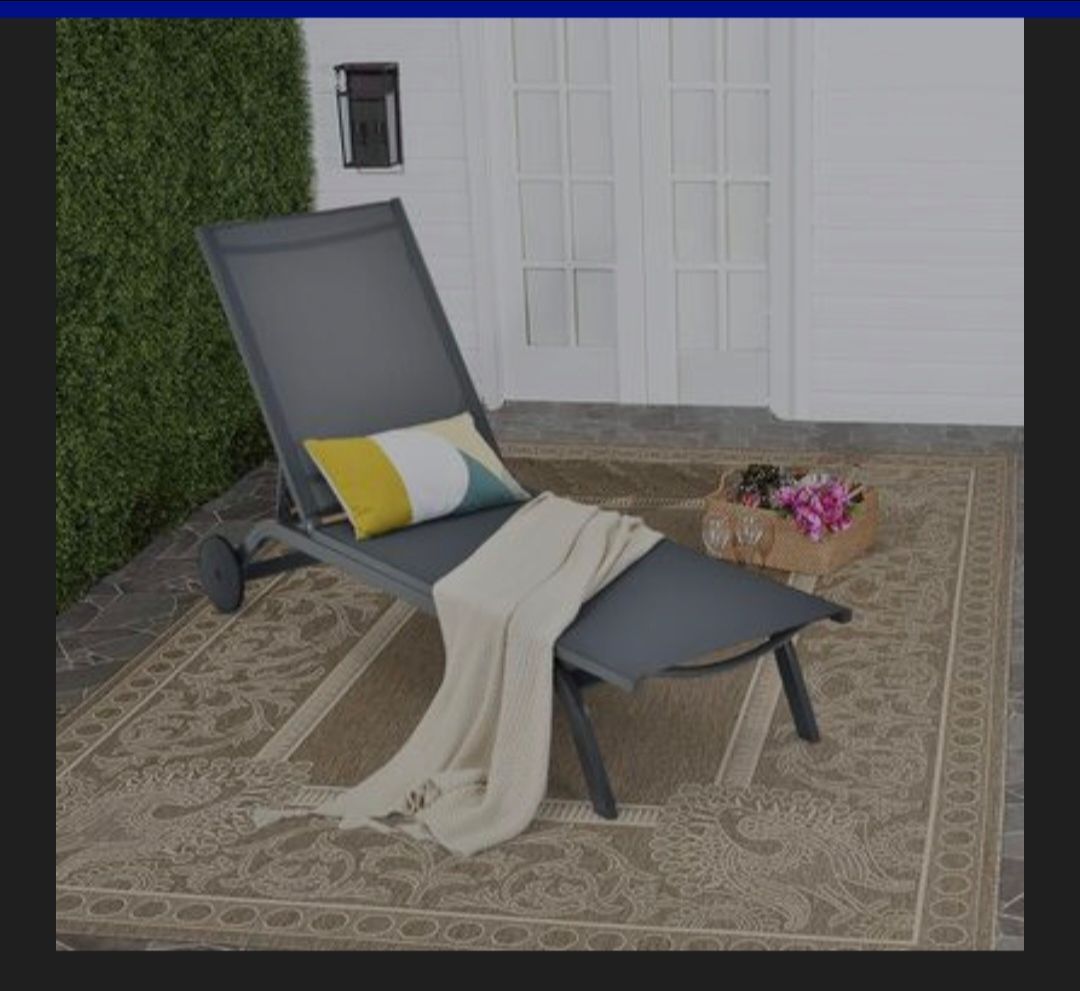 Chaise lounge chair