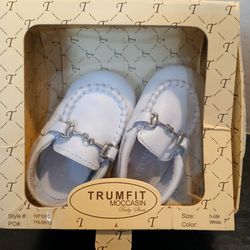 Trumfit. Leather Moccasin. White. Size 0-6 Months.