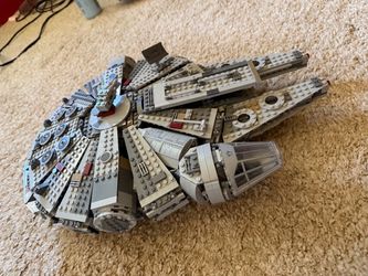 Millennium Falcon LEGO 75101