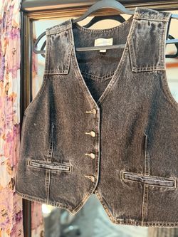 Black Jean vest size 16 Pickup near Rosedale hwy and Allen rd