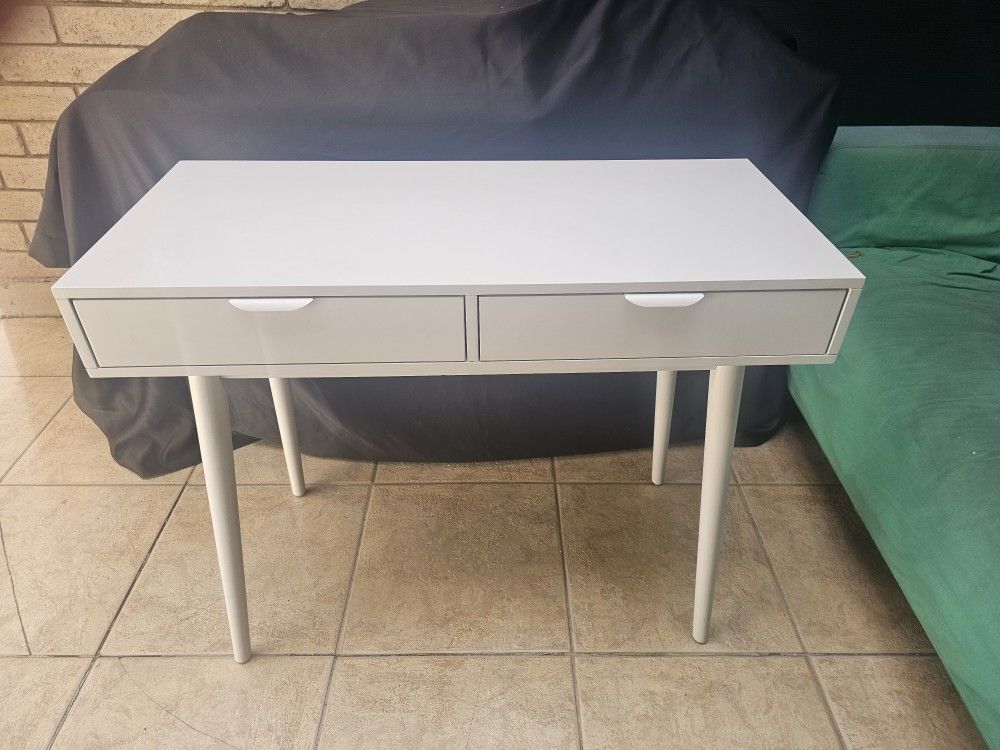 Stylewell Amerlin  Grey Wood Desk New With An Imperfection