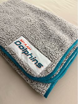 New NFL Miami Dolphins Frosty Fleece Throw Blanket, One Size, Was $40. Size 60 x 80 Inches