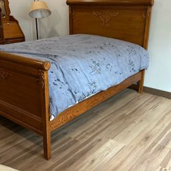 Lexington Queen Bed Frame And Dresser