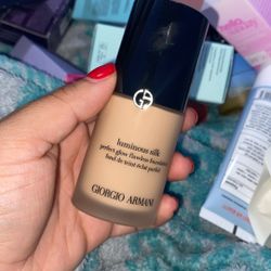 Giorgio Armani Luminous Silk Foundation 