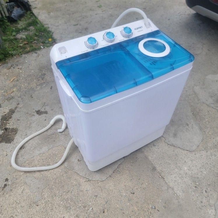 Kuppet Compact Portable Twin Tub 26 LBS Top Load Washing Machine
