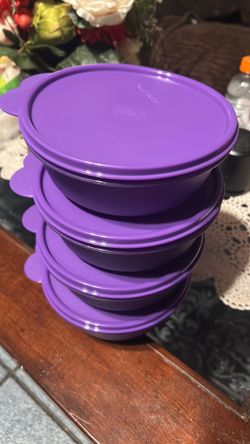 Set de cuatro Recipientes de 630 ml nuevos de Tupperwere los cuatro por 20
