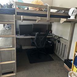 Fulls Size Loft Bed With Dresser And Desk