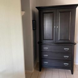Bedroom Furniture Set