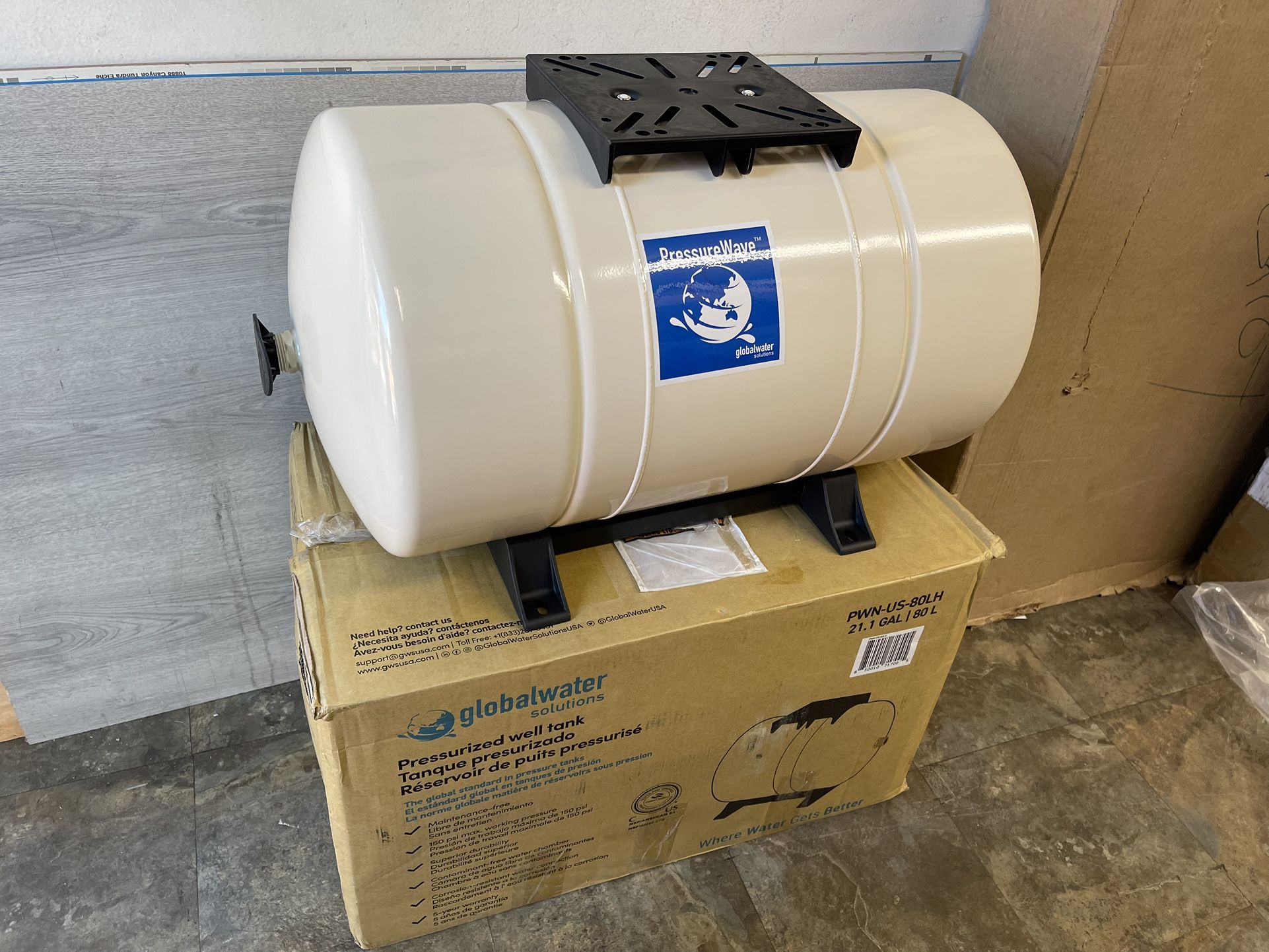 globalwater solutions - Horizontal Pressurized Well Tank - Pressurized Wave 21.13 Gal