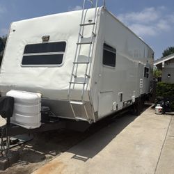 2004 29ft Sierra Toy Hauler