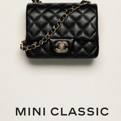 LAMBSKIN AND GOLDTONE METAL BLACK CHANEL