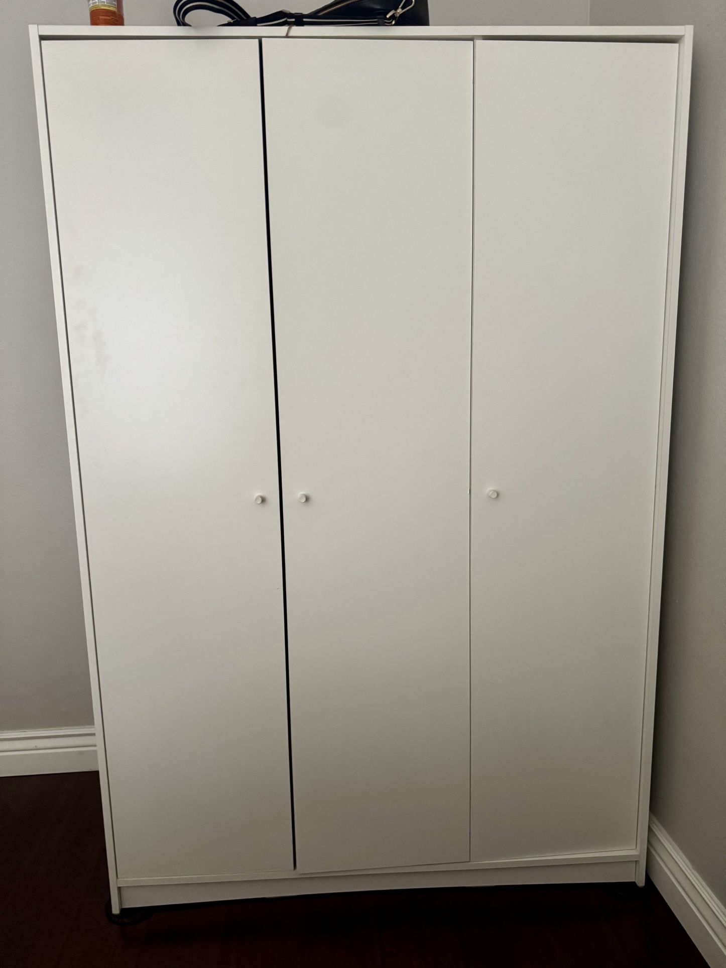 3 Door Wardrobe Dresser