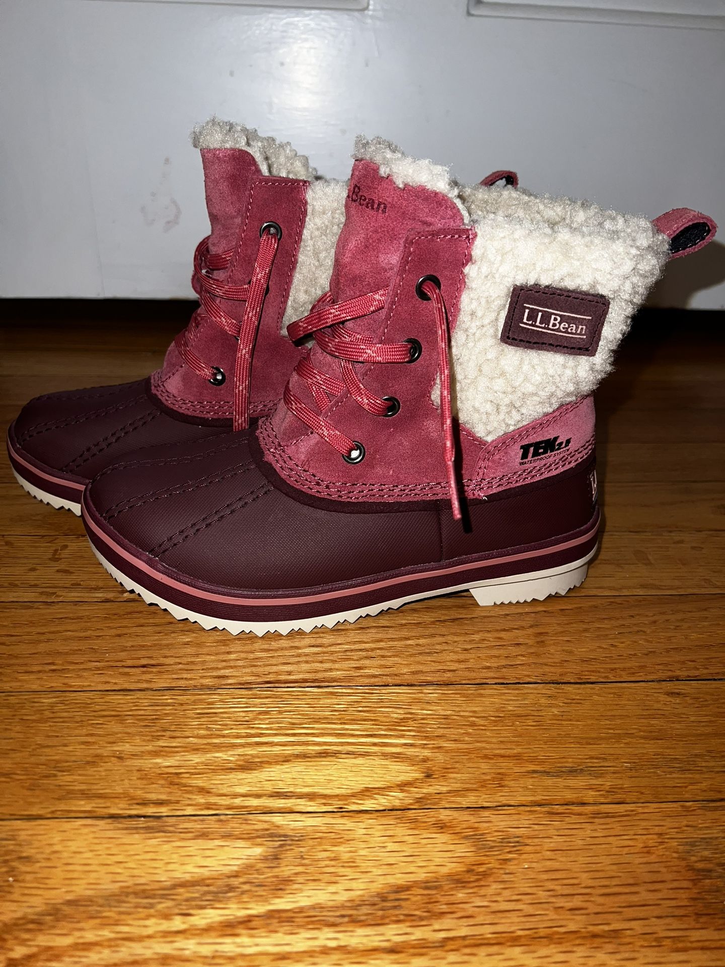 Never Worn Kids LL Bean Rangeley Winter Boots Size 2