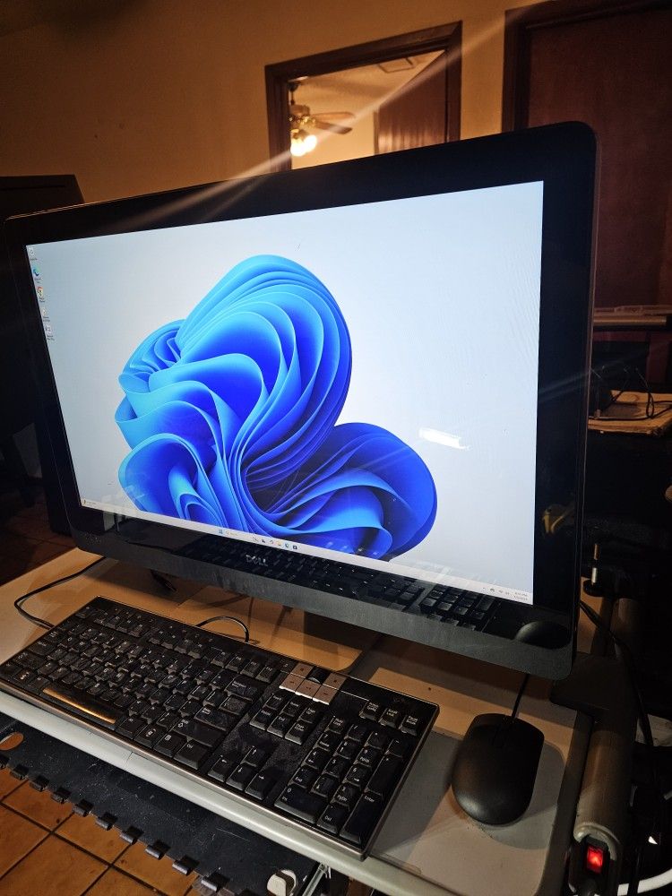 Dell XPS One 27 Touchscreen All In One PC. i7-3.10GHz-CPU 8GB Ram 2TB HDD GPU: NVIDIA