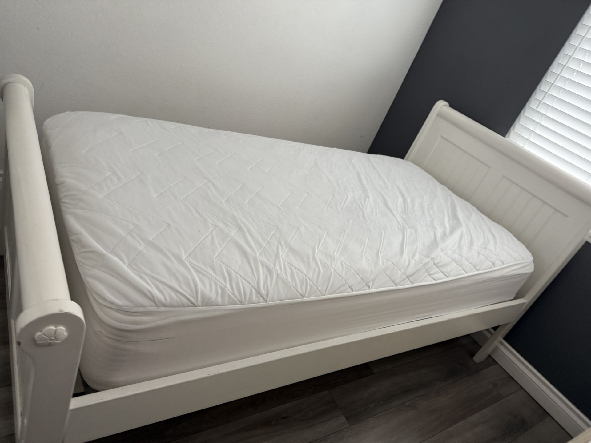 Twin Bed