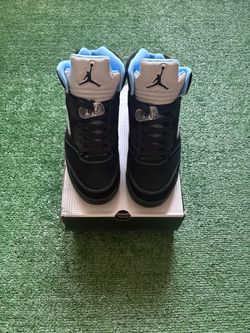 Air Jordan 5 Retro “UNC” – University Blue