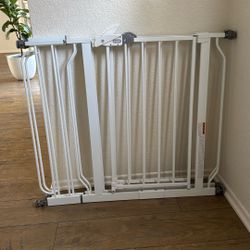 2 Regalo Baby Gates