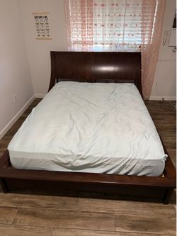 Queen bedroom set