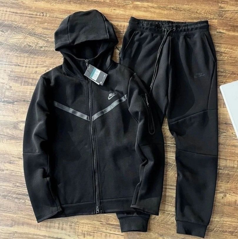 Nike Tech Fleece Tracksuit Set - Hoodie & Joggers - Men’s Size Large - New w/ Tags