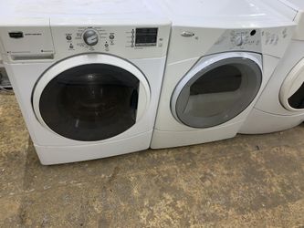 Maytag Washr with whirlpool gas dryer