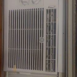 Window AC Unit 