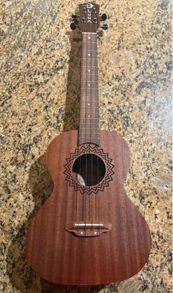 Luna Vintage Mahogany Tattoo Concert Ukulele (UKE VMT)