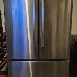 Whirlpool Gold GX5FHTXVY – 24.8 Cu. Ft. French Door Refrigerator