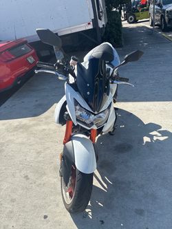 Kawasaki Z1000 Naked Sport Motorcycle