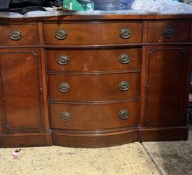 Vintage Drexel “New Travis Court” Mahogany Buffet / Sideboard – Hepplewhite Style with Custom Glass Top