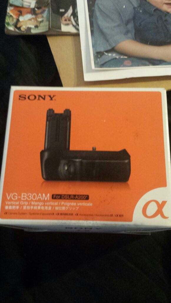 Sony a200 vertical grip
