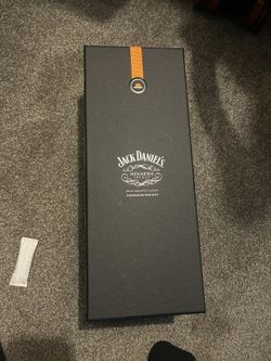 Jack Daniel’s Sinatra Select Rare Collector Box And Book