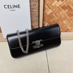 Removed!
HomeWomenBagsTote bagsGUESS Tote bags
Member's items (7)
GUESS tote bag