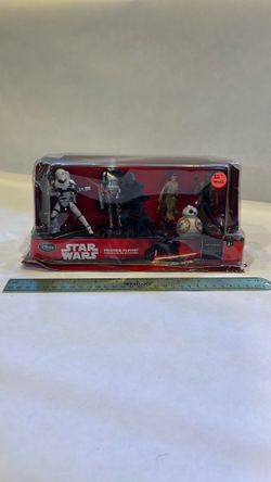 Star Wars figurine play set.