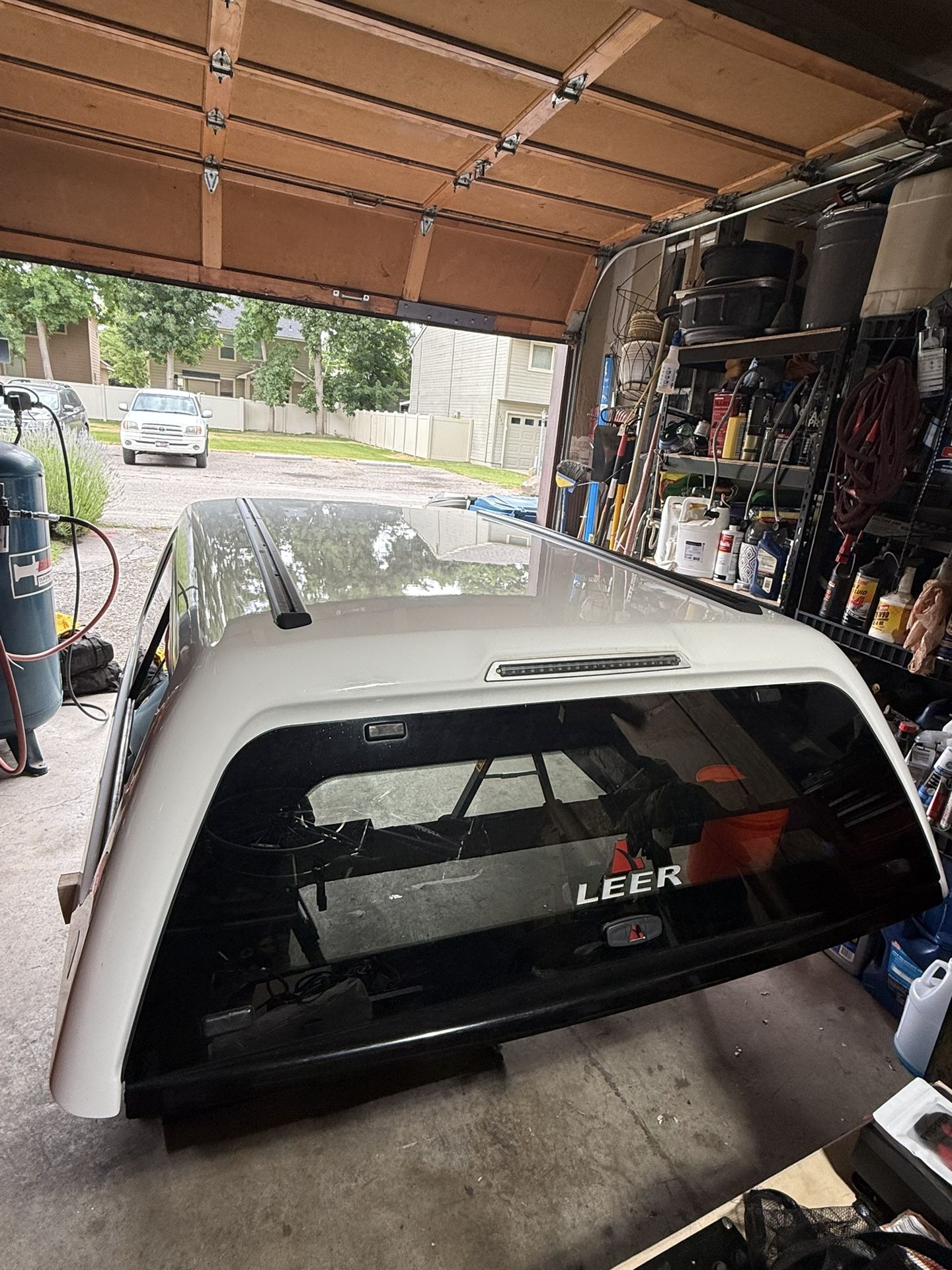 Leer 100XR Camper Shell