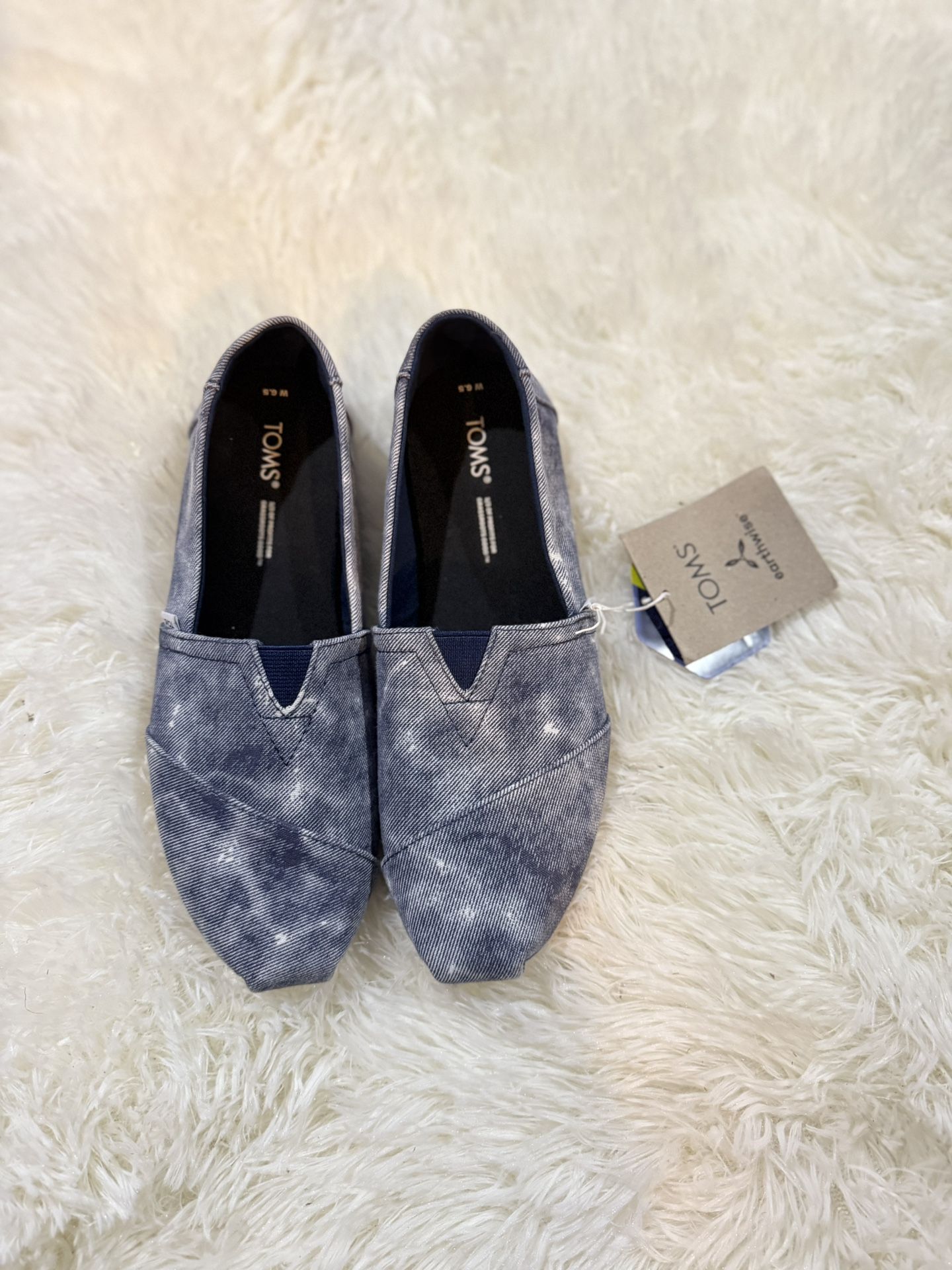 NAVY WMENS TOMS BRAND NEW W TAG 6.5