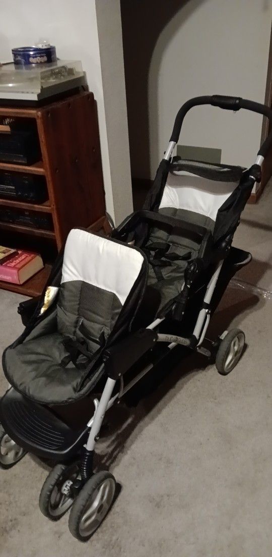 Duo Glider Double Stroller Great Condition
