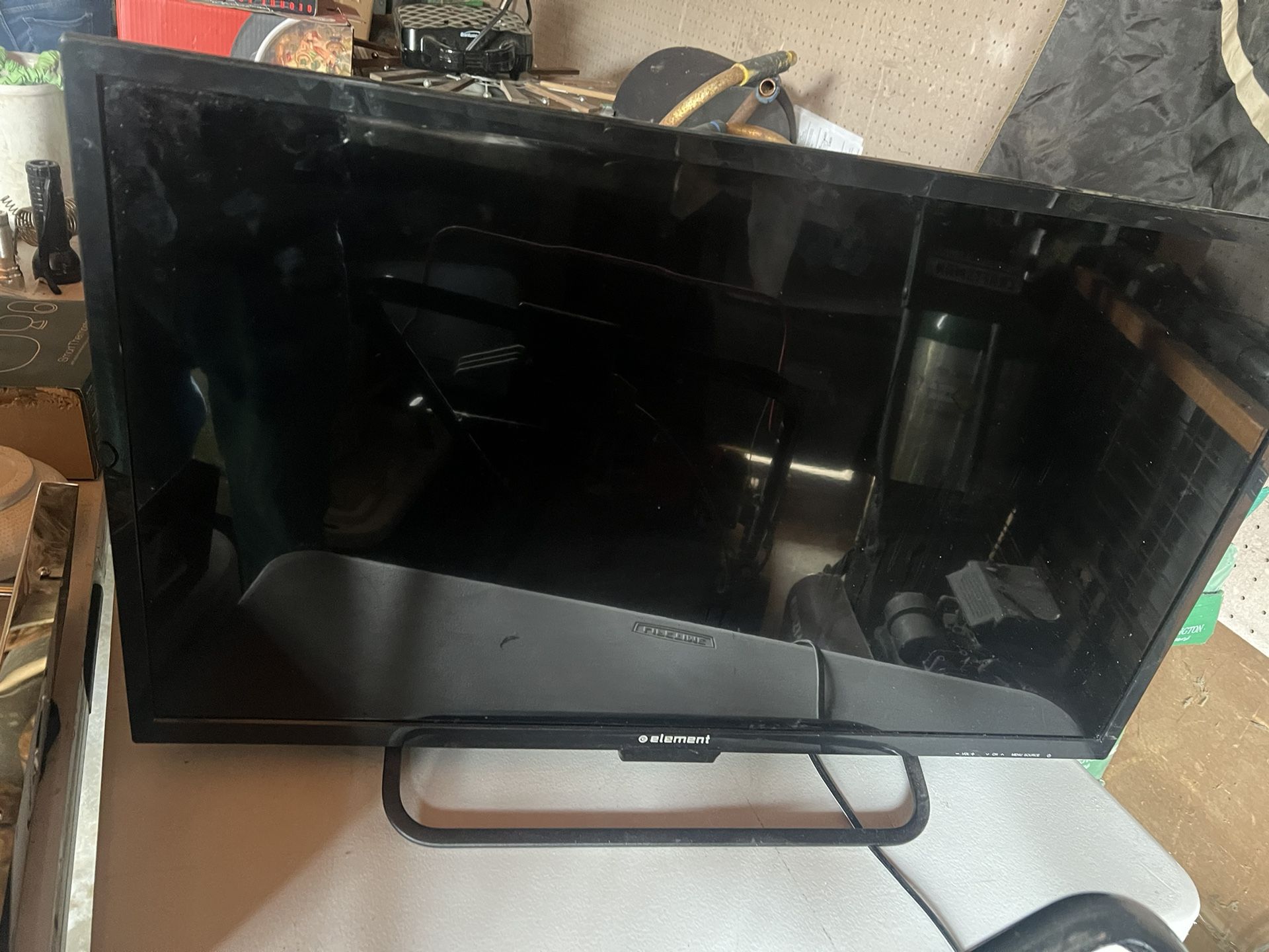 2 Elements TVs Work Good