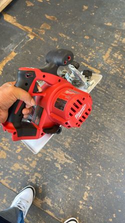 Milwaukee 6 1/2” Circular Saw M18 Tool Only 