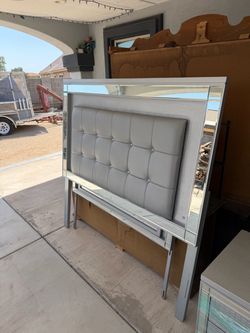Queen size bedroom set