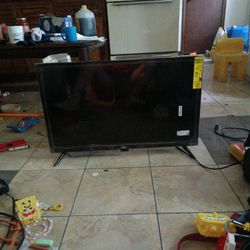 onn 32” Class HD (720P) LED Roku Smart Television (100012589) 2024