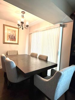 Dining table with extension and 6 chairs