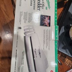 Shredmaster 40S Home/Office Shredder - In original box, Like New,  FIRM, FIRM