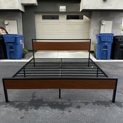 King Size Metal & Wood Platform Bed Frame