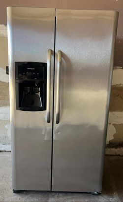 FRIGIDAIRE REFRIGERATOR
