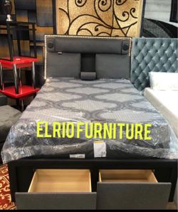 Furniture, queen bed