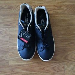 Sketchers Tennis Shoes Size 8.5 