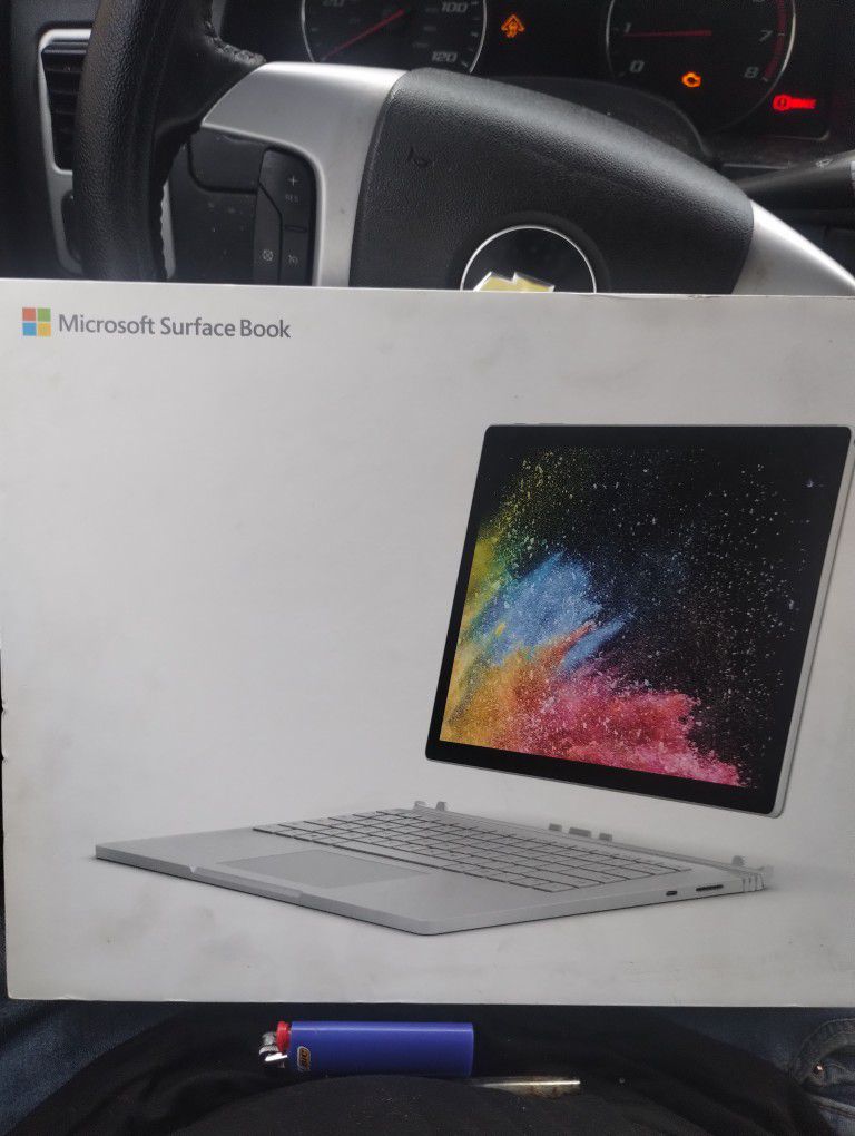 Microsoft Laptop surface book 2 13-in Windows 10 pro Intel core i7 processor 8GB go ram/case/charger/mouse